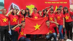 วงการศิลปินเวียดนามมุ่งใจสู่ทะเลและเกาะแก่ง